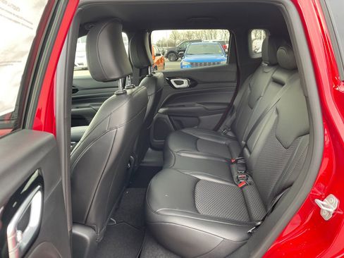 New 2026 Jeep Compass Latitude image 13