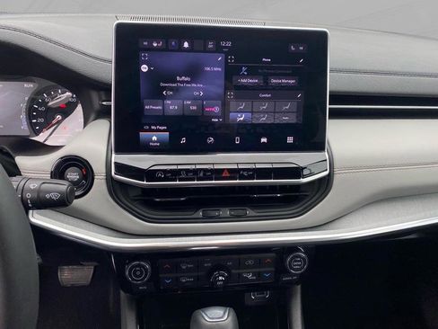 Used 2023 Jeep Compass Limited image 7