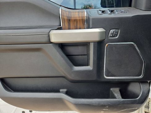 Used 2019 Ford F150 Lariat image 16