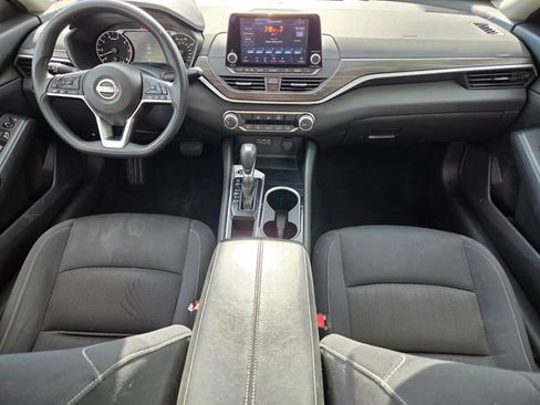 Used 2024 Nissan Altima 2.5 SV FWD image 16