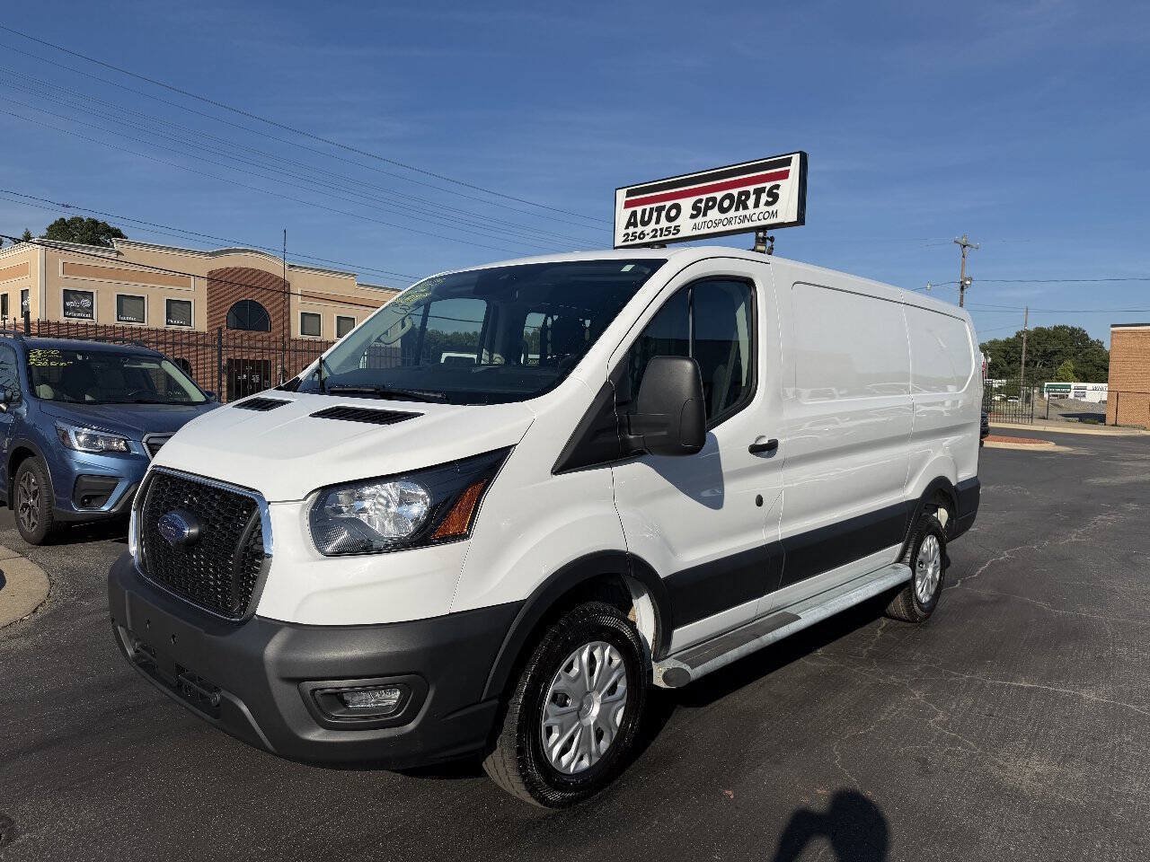 Used 2025 Ford Transit 250 Low Roof w/ Exterior Upgrade Package RWD image 1