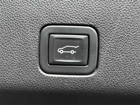 Used 2021 Chevrolet Tahoe RST w/ Luxury Package image 15