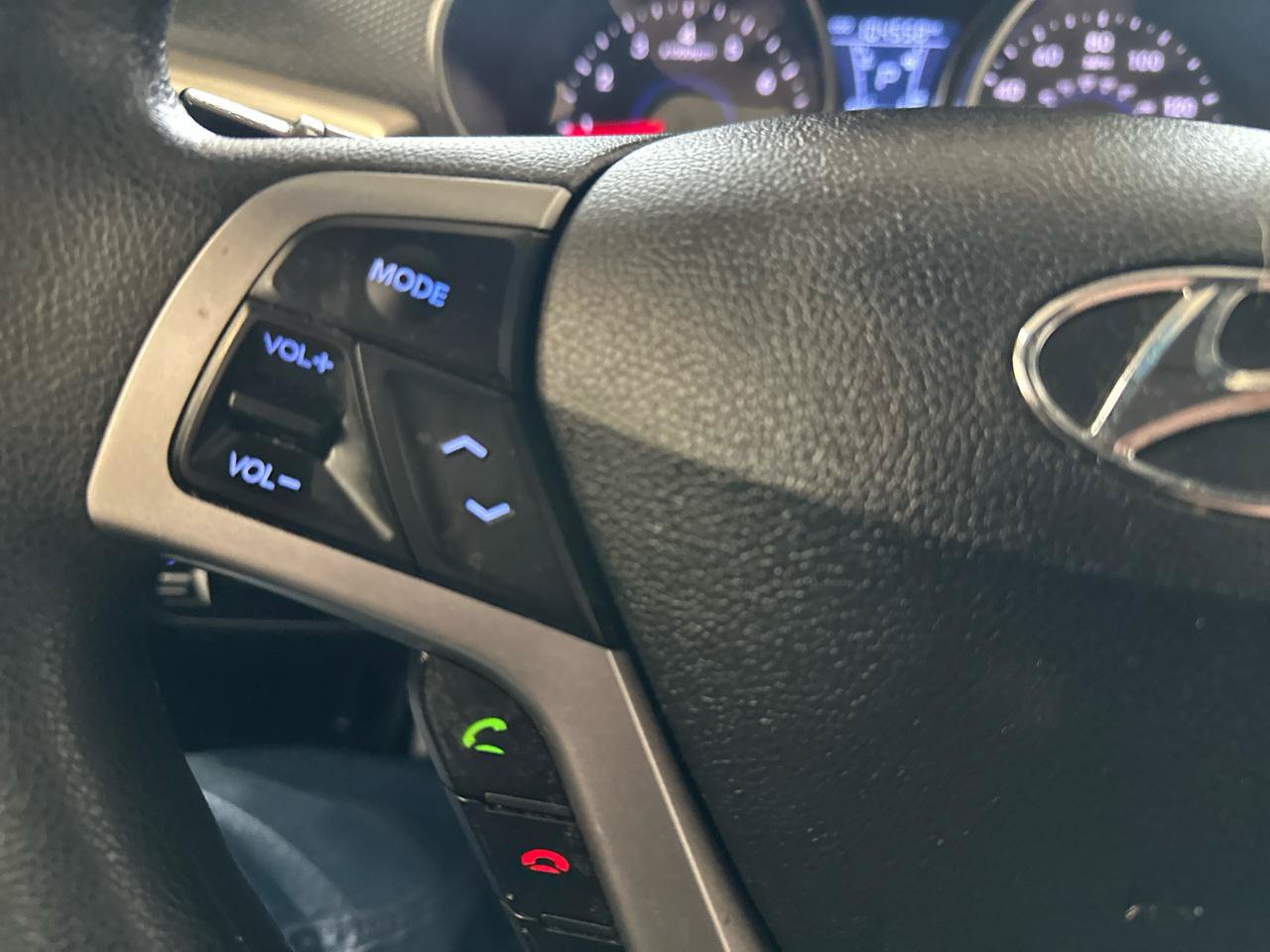 Used 2016 Hyundai Veloster FWD image 24