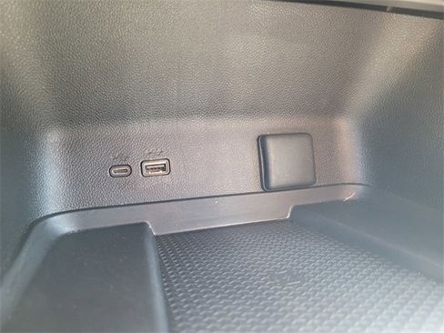 Used 2024 Chevrolet Traverse LT image 22