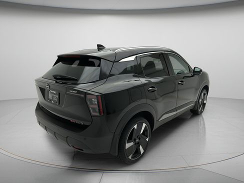 Used 2025 Nissan Kicks SR AWD/4WD image 4