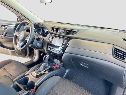 Used 2020 Nissan Rogue SV FWD image 25
