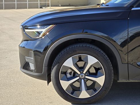 Used 2025 Volvo XC40 B5 Core w/ Protection Package Premier image 15