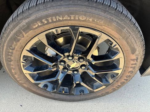 Used 2023 Chevrolet Suburban RST w/ Luxury Package AWD/4WD image 6