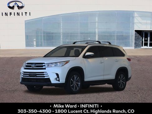 Used 2019 Toyota Highlander XLE FWD image 1