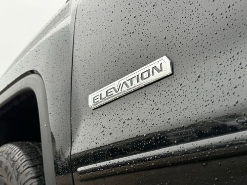 Used 2017 GMC Sierra 1500 SLE w/ SLE Value Package image 5