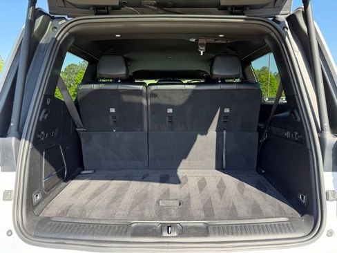 Used 2024 Jeep Wagoneer Series II w/ Flexible Seating Group image 30