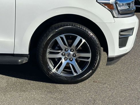 Used 2024 Ford Expedition Limited image 6