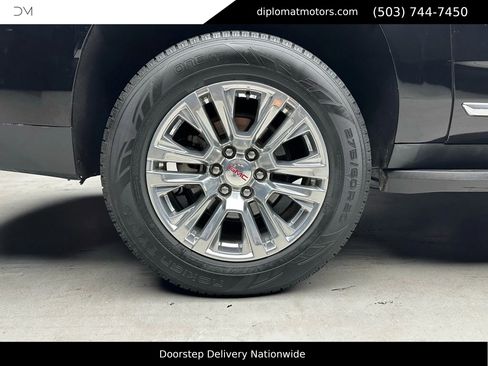 Used 2022 GMC Yukon XL Denali w/ Advanced Technology Package image 44