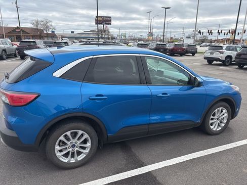 Used 2020 Ford Escape SE image 4