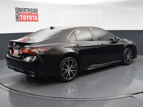 Used 2023 Toyota Camry SE image 4