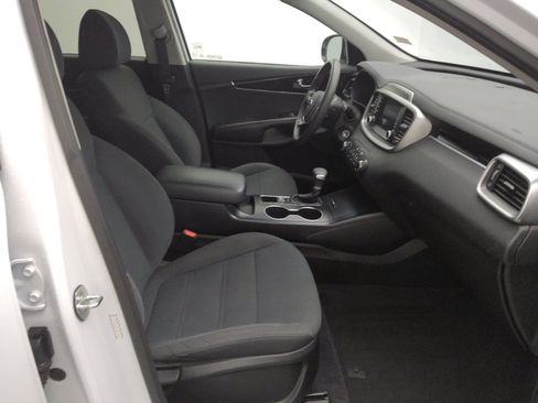 Used 2020 Kia Sorento AWD V6 image 21