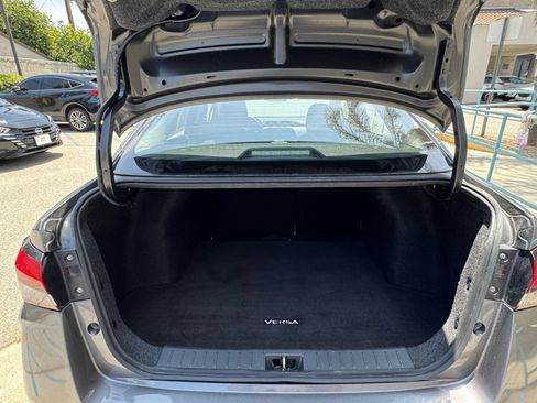 Used 2025 Nissan Versa SV FWD image 30