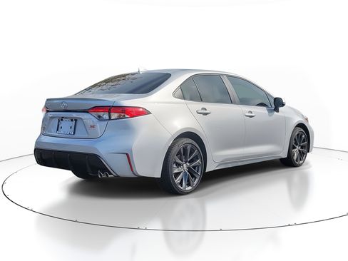 Used 2026 Toyota Corolla SE image 7