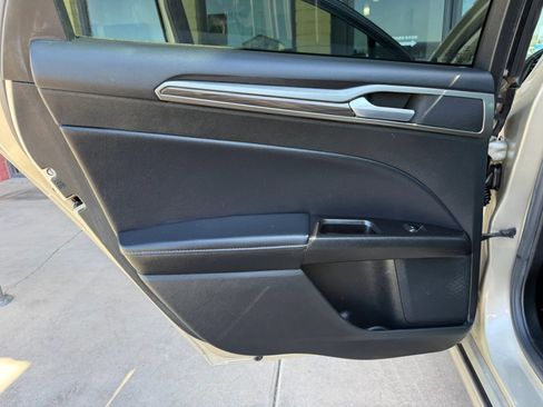 Used 2017 Ford Fusion Energi SE FWD image 21