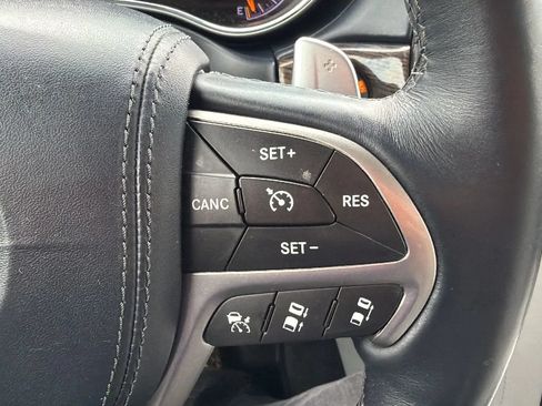 Used 2017 Jeep Grand Cherokee Summit AWD/4WD image 11