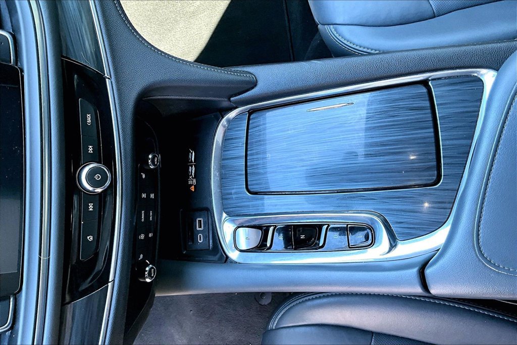Used 2023 Buick Enclave Essence w/ Experience Buick Package FWD image 30