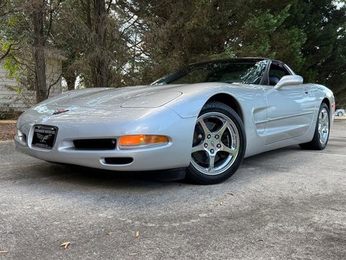 Used 2004 Chevrolet Corvette Coupe w/ Preferred Equipment Group image 8