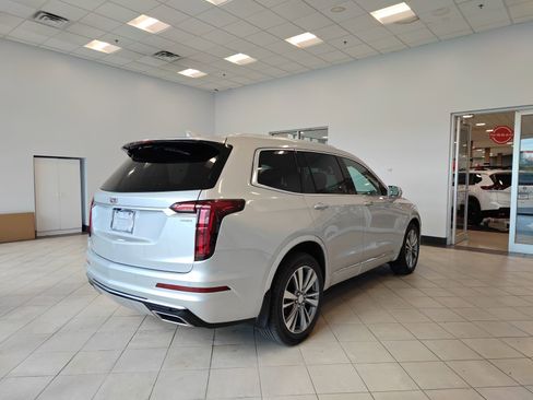 Used 2020 Cadillac XT6 Premium Luxury AWD/4WD image 3