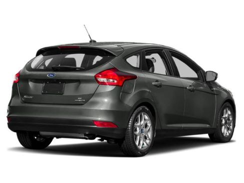 Used 2015 Ford Focus SE w/ Equipment Group 201A FWD image 2