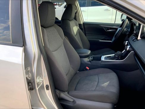 Used 2025 Toyota RAV4 XLE image 6