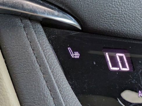 Used 2019 Cadillac XT5 Luxury image 30