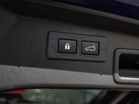 New 2026 Subaru Outback Touring image 9