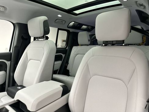 Certified 2025 Land Rover Defender 110 S AWD/4WD image 10