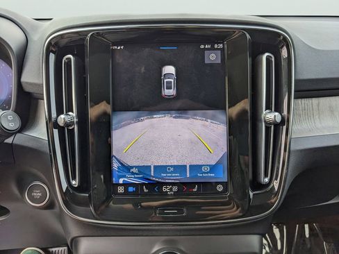 Used 2023 Volvo XC40 B5 Plus AWD/4WD image 22