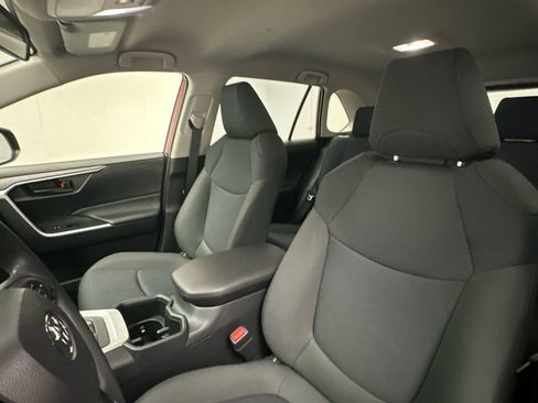 Certified 2022 Toyota RAV4 LE AWD/4WD image 8
