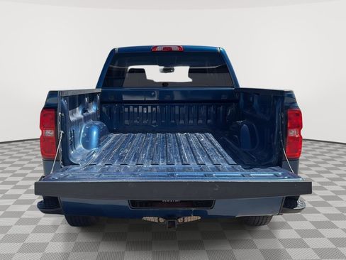 Used 2018 Chevrolet Silverado 1500 LT w/ All Star Edition AWD/4WD image 9