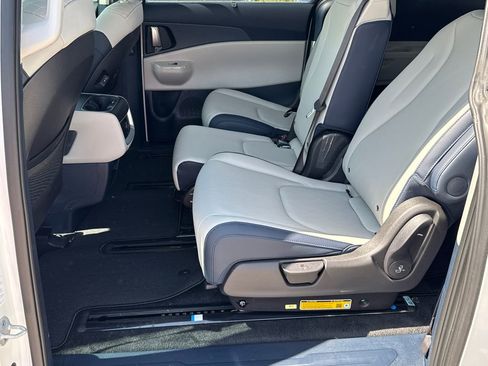 New 2026 Kia Carnival EX image 20