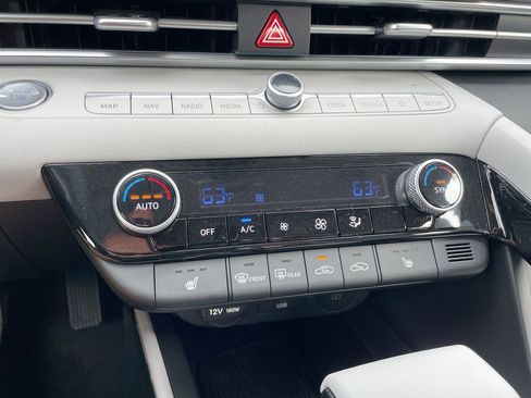 New 2025 Hyundai Elantra Limited image 44