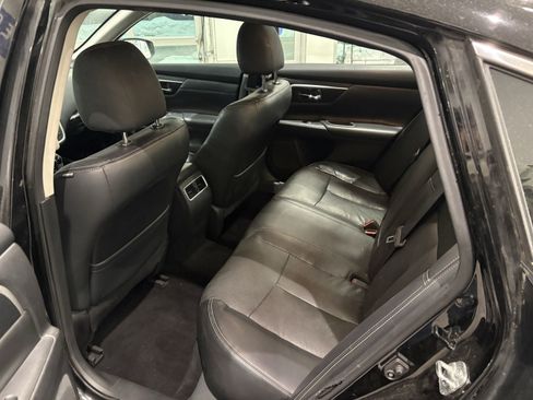 Used 2017 Nissan Altima 2.5 SL w/ Moonroof Package image 12