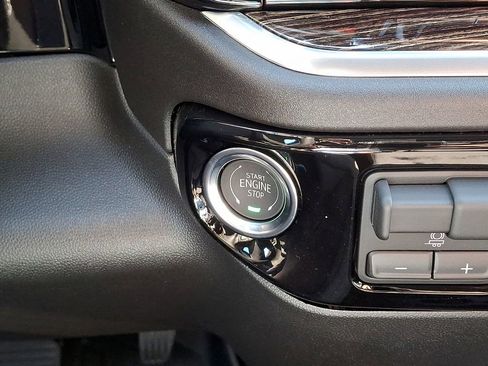 New 2026 GMC Sierra 1500 SLE image 17