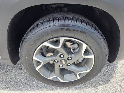 Used 2024 Chevrolet Trax LT FWD image 9
