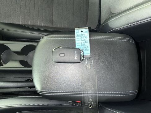 Used 2023 Kia Seltos S w/ Navigation Package image 24