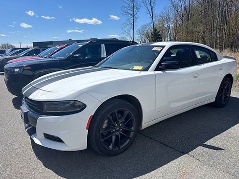 Used 2022 Dodge Charger SXT w/ Plus Group AWD/4WD image 2