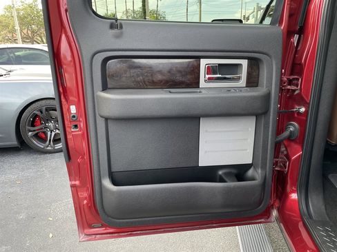 Used 2013 Ford F150 Platinum image 38