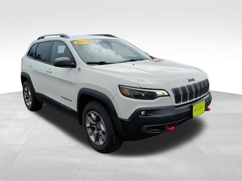 Used 2019 Jeep Cherokee Trailhawk w/ Cold Weather Group image 4