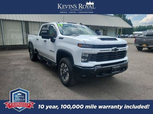 Used 2024 Chevrolet Silverado 2500 Custom w/ Custom Value Package AWD/4WD image 5