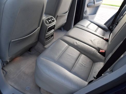 Used 2004 Porsche Cayenne Turbo AWD/4WD image 46