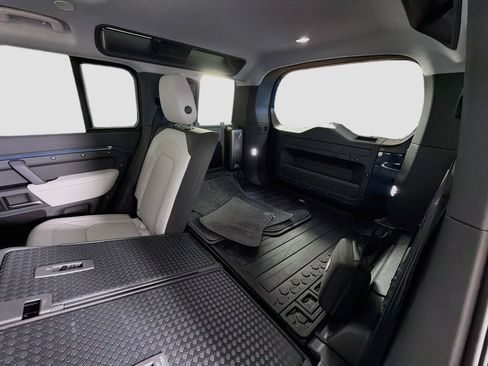 Certified 2026 Land Rover Defender 110 S AWD/4WD image 28