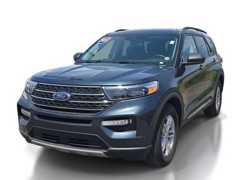 Certified 2023 Ford Explorer XLT w/ Equipment Group 202A AWD/4WD image 2
