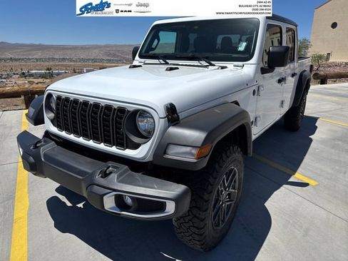 Used 2025 Jeep Gladiator Sport AWD/4WD image 1
