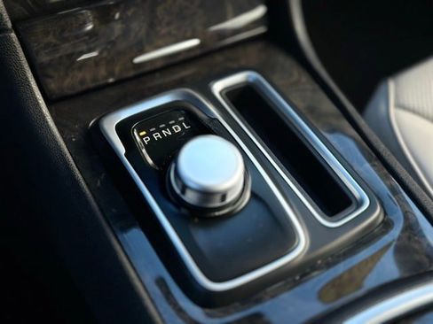 Used 2018 Chrysler 300 Limited w/ Safetytec Plus Group image 12